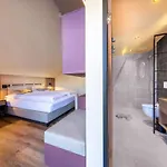 Hotel People's 3*