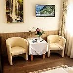Hotel People's 3*