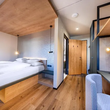 Hotel People's 3*