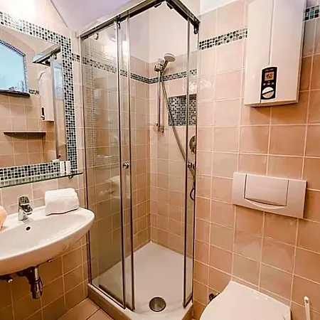 People's Hotel 3*
